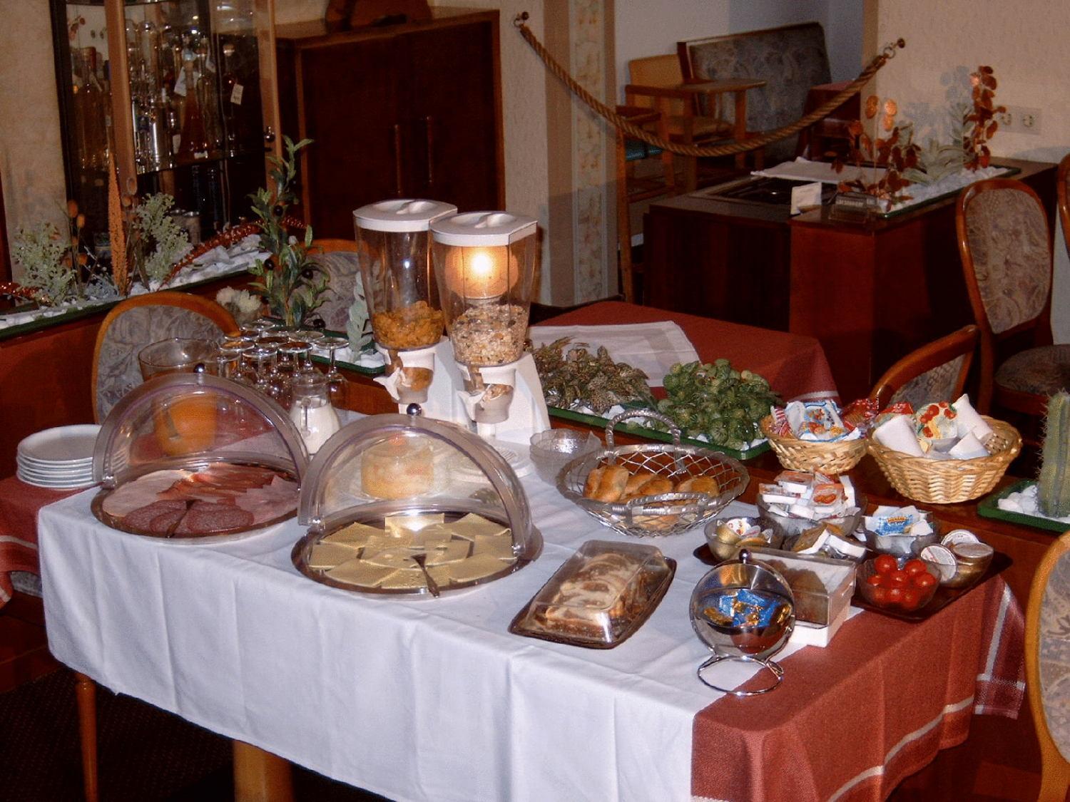 Hotel Pizzeria Venezia Sohren Ngoại thất bức ảnh