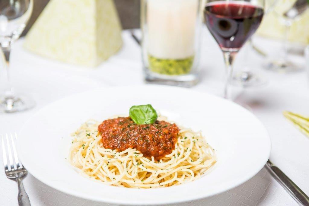 Hotel Pizzeria Venezia Sohren Ngoại thất bức ảnh