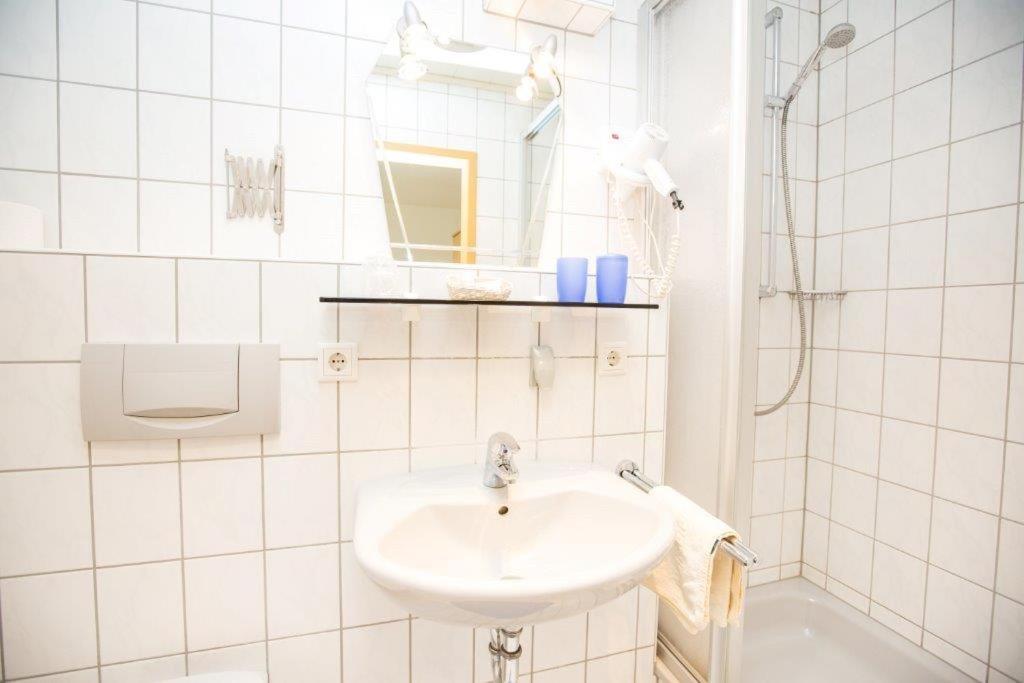 Hotel Pizzeria Venezia Sohren Ngoại thất bức ảnh